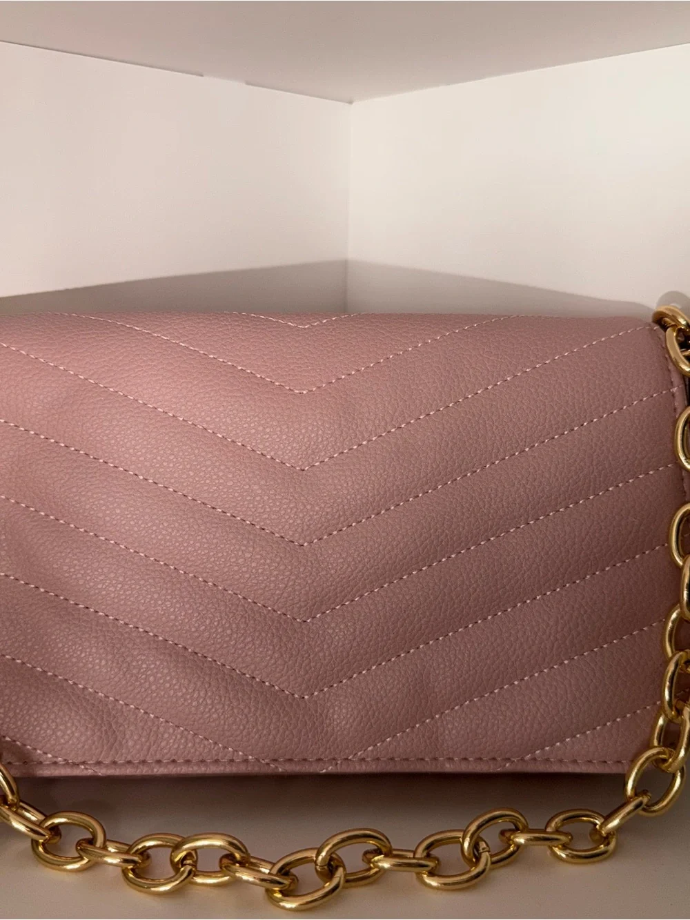 Pink Magnetic gold-Chain Shoulder Bag